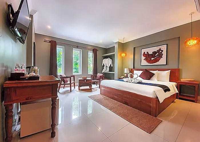Plumeria & Hotel 3*