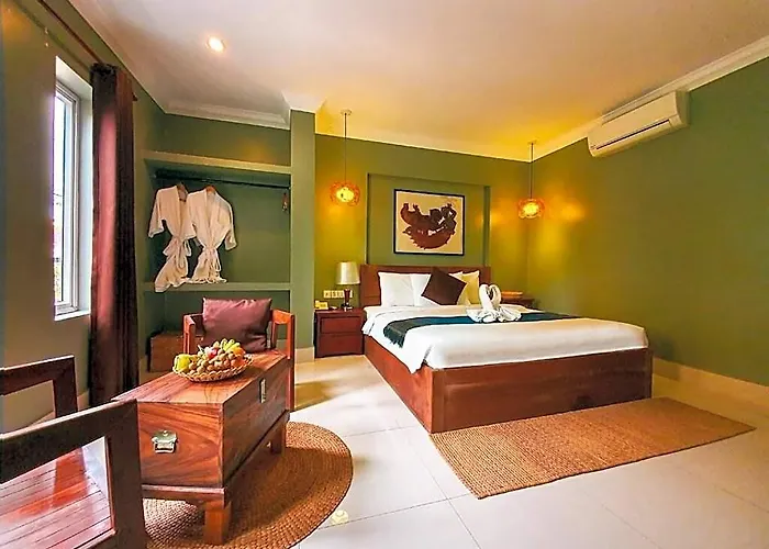 Plumeria & Hotel 3*